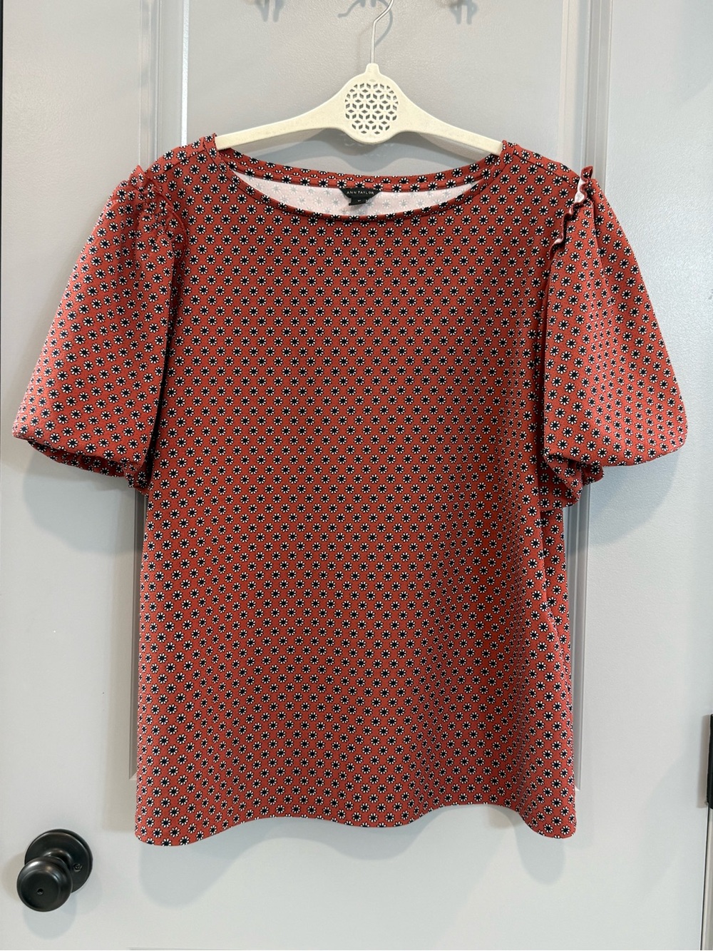 Ann Taylor Coral Red Micro-Print Puff Sleeve Blouse